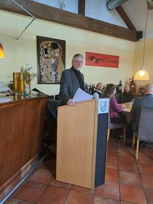 f3126109-b566-4ae0-bd12-3d1282a137ad.